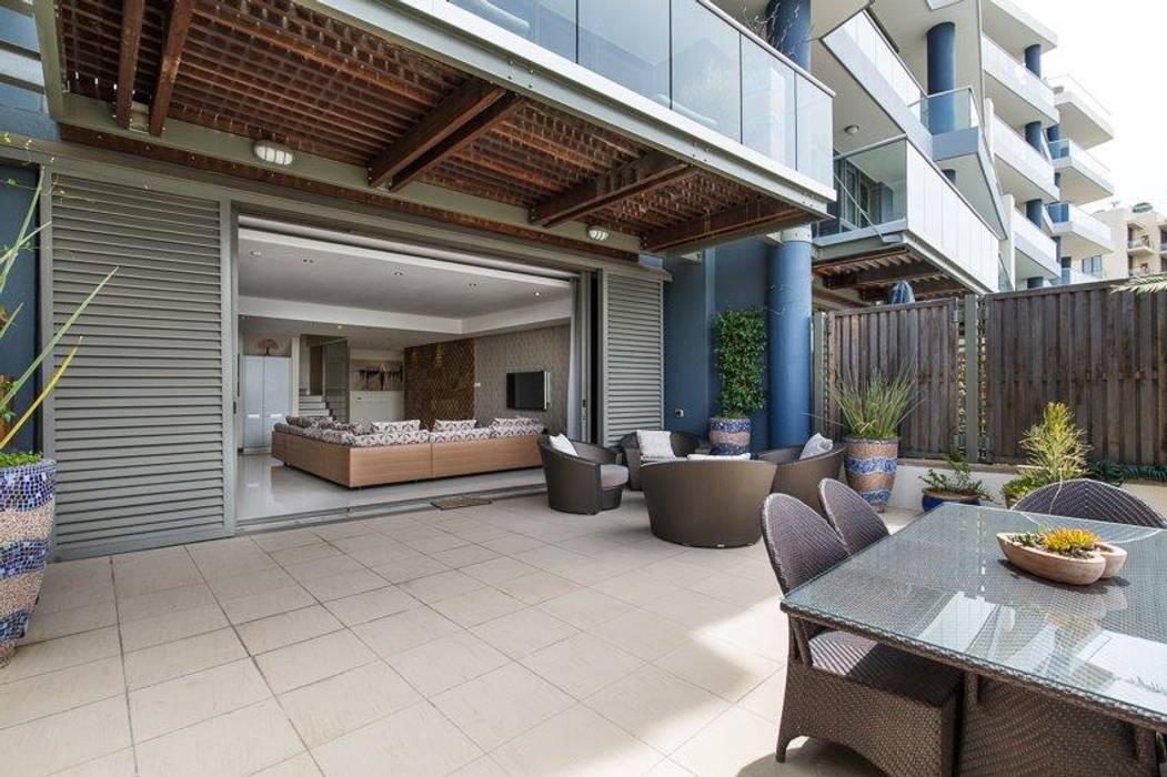 Apartment Robertson - Pembroke, Covet Design Covet Design Nowoczesny balkon, taras i weranda