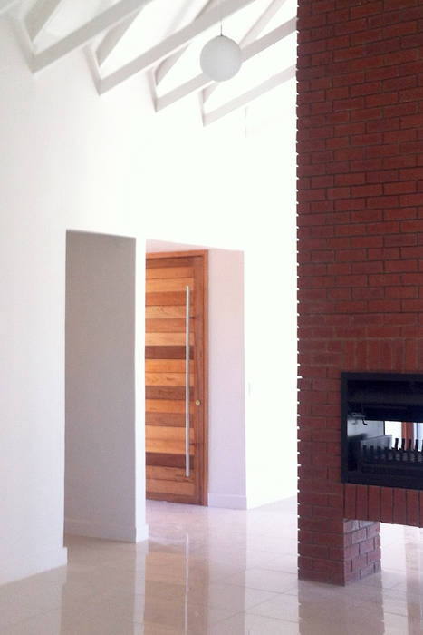 Lillyvale House 01, XO Architects Inc. XO Architects Inc. Modern Corridor, Hallway and Staircase