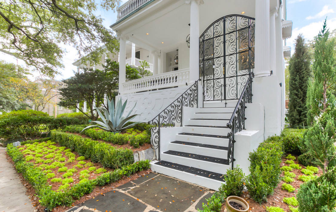 Nashville Avenue Residence, New Orleans studioWTA Eclectic style houses