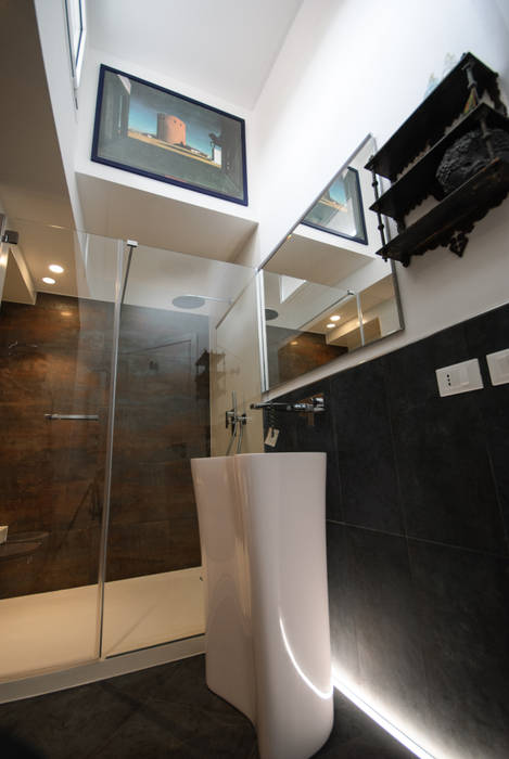 CASA M: LINEE CROMATICHE, Architetto Francesco Franchini Architetto Francesco Franchini 現代浴室設計點子、靈感&圖片