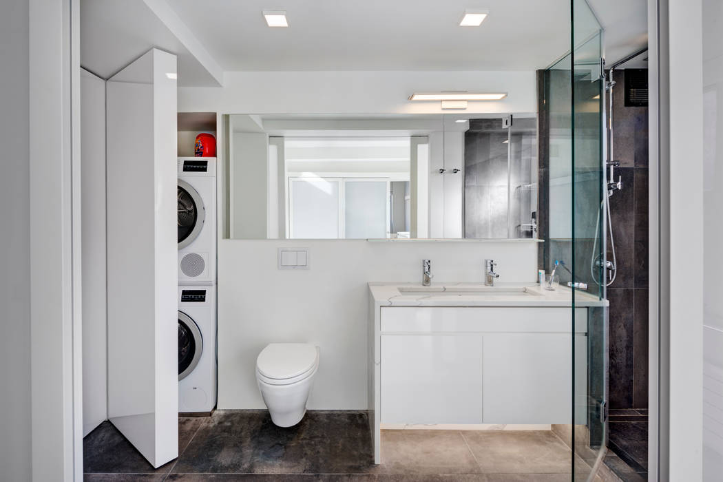 Master Bathroom with Laundry Closet Lilian H. Weinreich Architects Modern bathroom