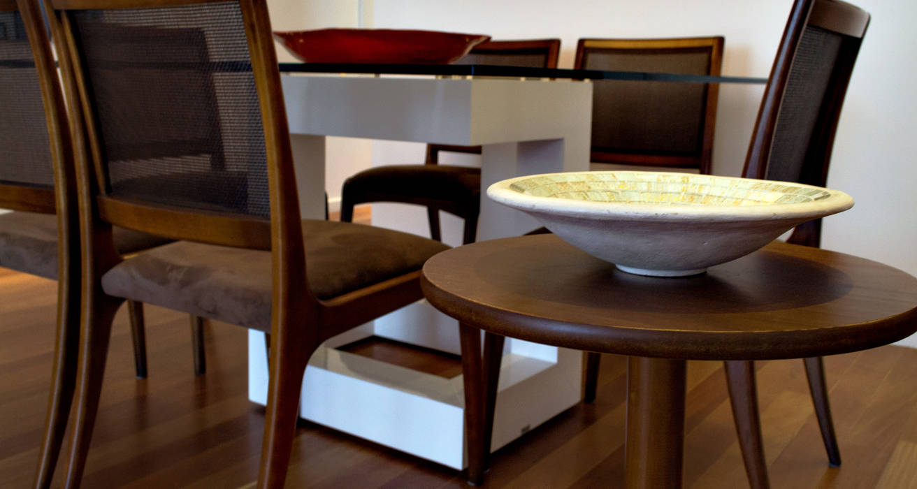 Detalhe da base da mesa de jantar homify Salas de estar modernas