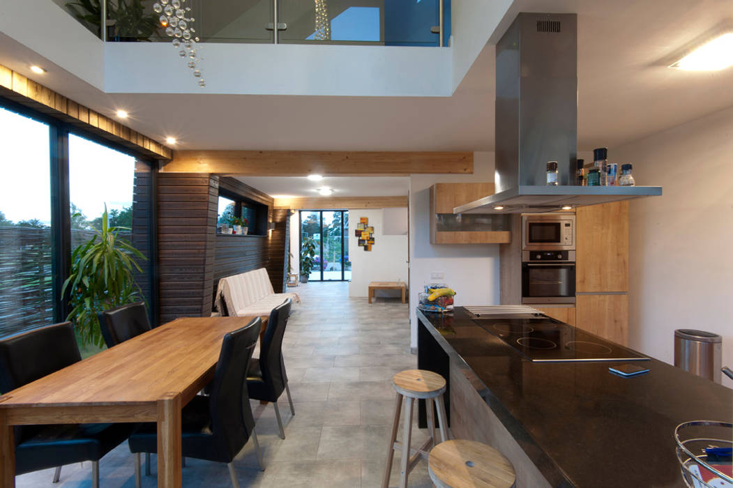 ​Moderne biobased villa te Driemond, NarrativA architecten NarrativA architecten Modern kitchen