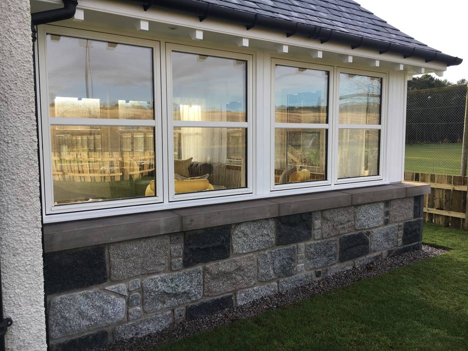 Plot 2 Durward Gardens, Kincardine O'neil, Aberdeenshire, Roundhouse Architecture Ltd Roundhouse Architecture Ltd Modern Evler sunroom,white house