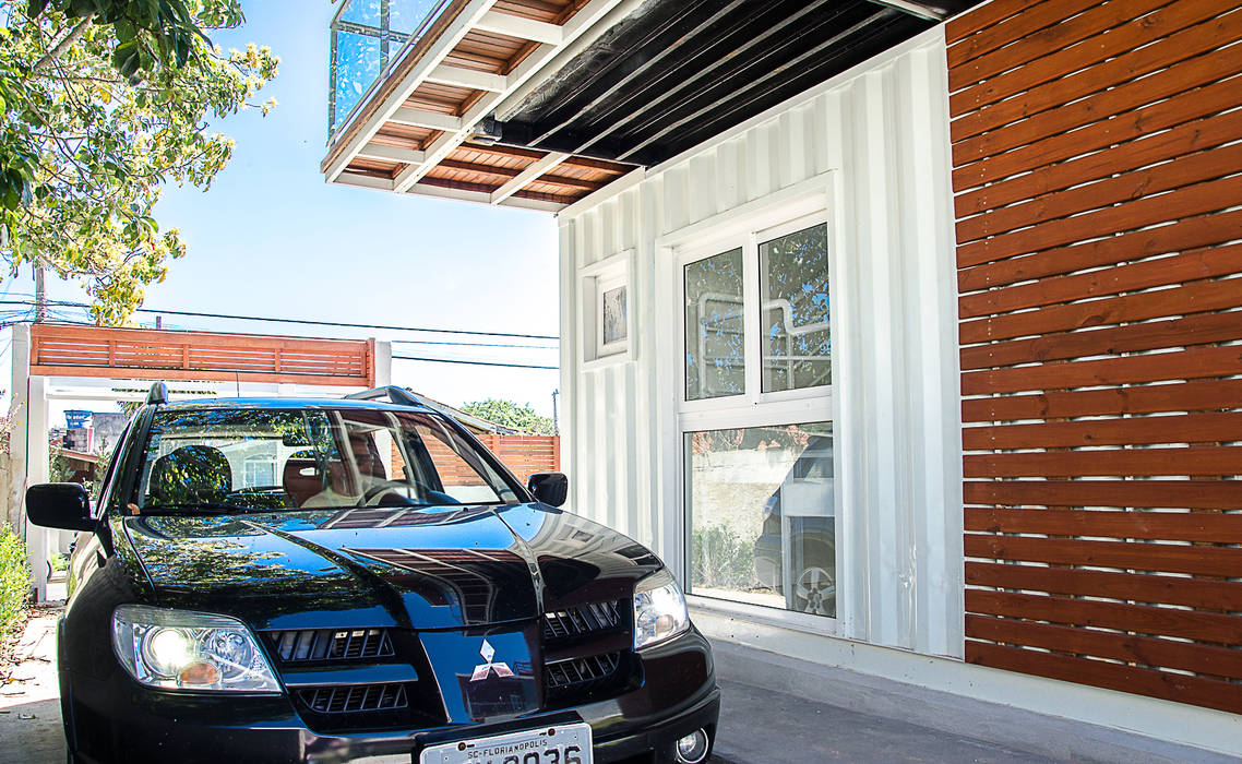 Residencial de Casas Container I | Campeche, Florianópolis (SC), GhiorziTavares Arquitetura GhiorziTavares Arquitetura Minimalist Evler Demir/Çelik