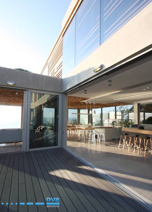 Plettenberg Bay - Beach House, DV8 Architects DV8 Architects Casas estilo moderno: ideas, arquitectura e imágenes