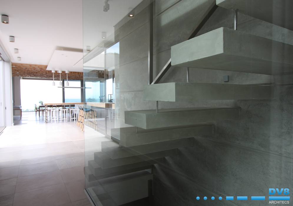 Plettenberg Bay - Beach House, DV8 Architects DV8 Architects Modern Corridor, Hallway and Staircase