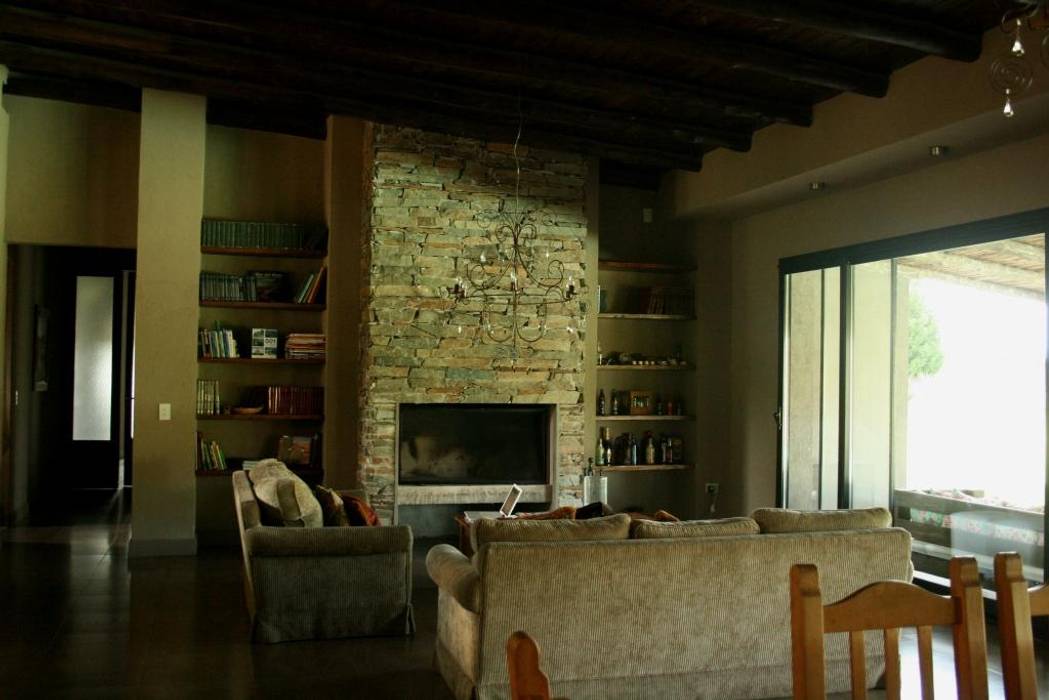 Casa en Manzanares - Pcia de Buenos Aires, Rocha & Figueroa Bunge arquitectos Rocha & Figueroa Bunge arquitectos Rustic style house