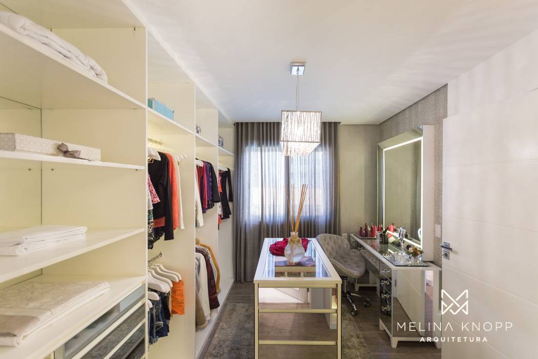 Quarto de menina - Montenegro, RS, Melina Knopp Arquitetura Melina Knopp Arquitetura Classic style dressing room