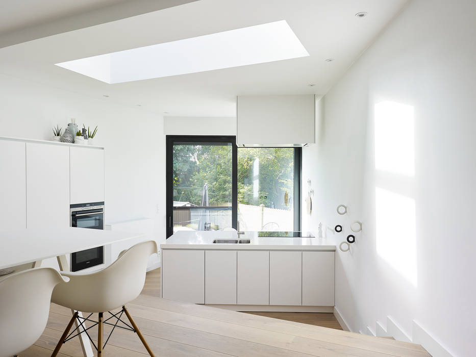 une paysage à habiter, White Door Architects White Door Architects Minimalistische keukens