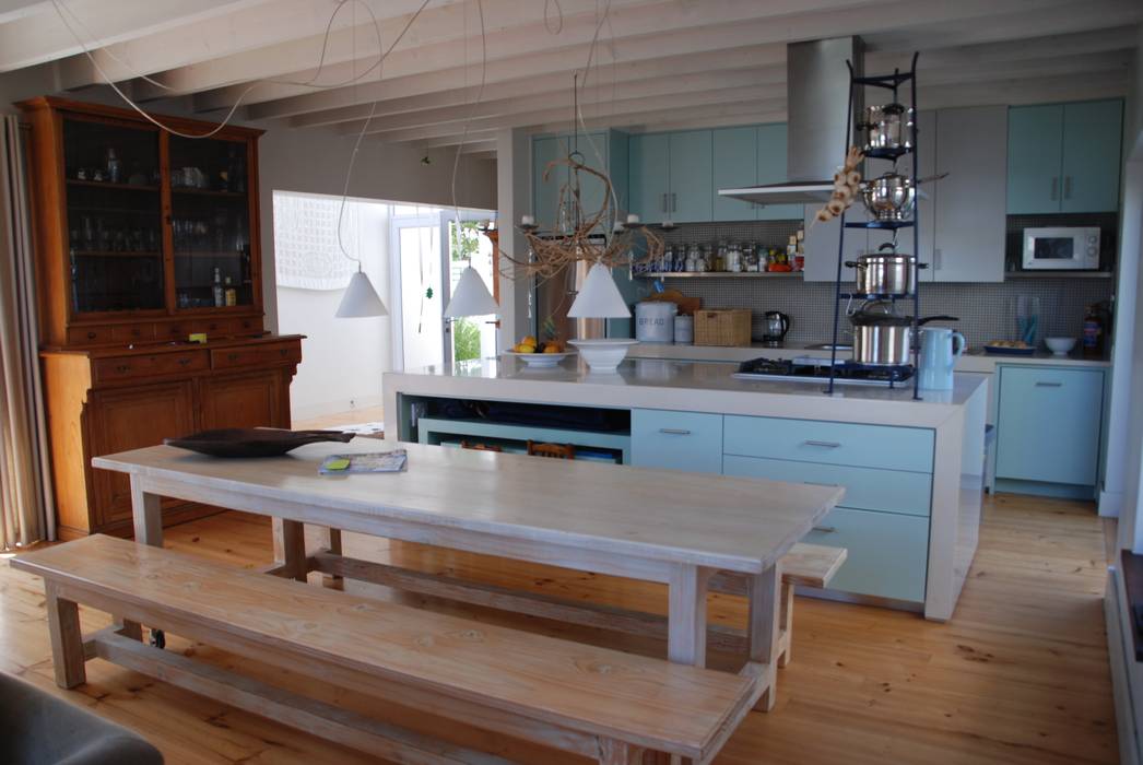 HOLIDAY HOME KNYSNA, Gallagher Lourens Architects Gallagher Lourens Architects 廚房