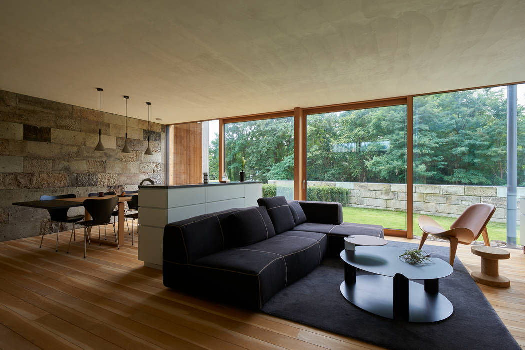 佐戸の家 もるくす建築社 株式会社山崎屋木工製作所 Curationer事業部 モダンな 壁 床 Homify