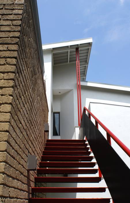up to office Human Voice Architects Modern Corridor, Hallway and Staircase exterior,outdoor,cantilevered,stairs,stair,floating,brick,feature,wall