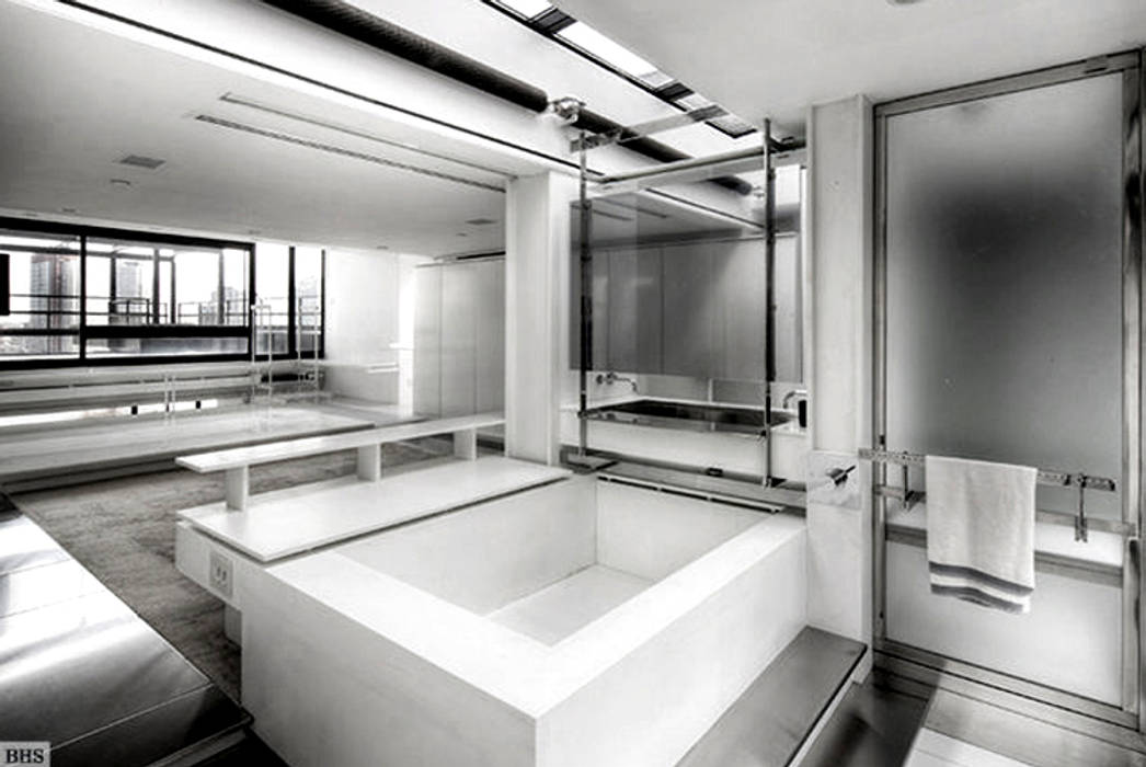 Bathroom - Historic Preservation - Paul Rudolph Estate Joe Ginsberg Design Modern Bathroom