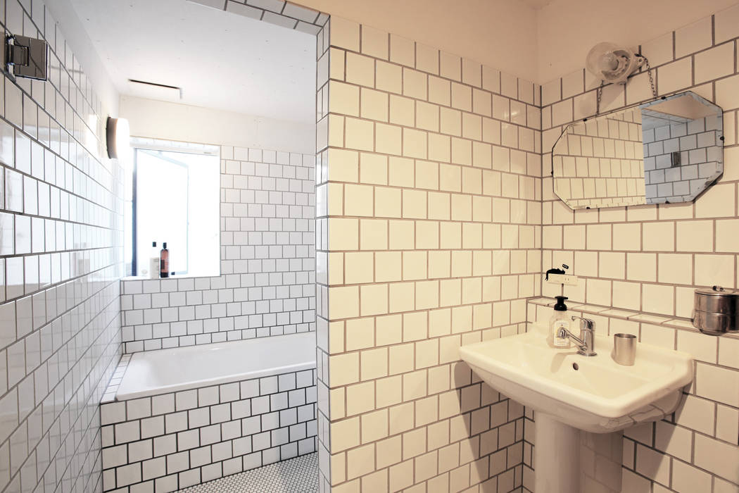 白いバスルーム すわ製作所 オリジナルスタイルの お風呂
