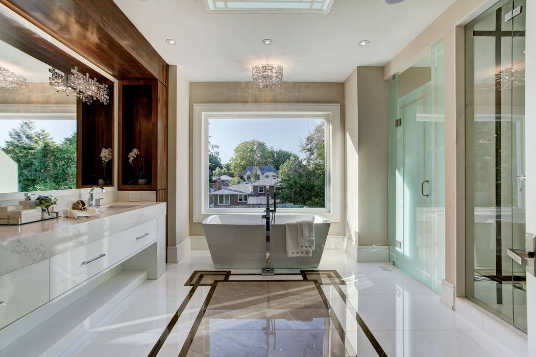 Luxurious Bathroom, Lorne Rose Architect Inc. Lorne Rose Architect Inc. Modern Banyo