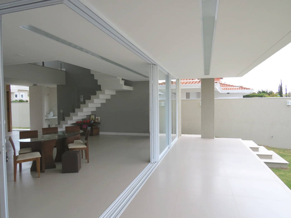 Residencia Reserva da Serra, Habitat arquitetura Habitat arquitetura Modern windows & doors Aluminium/Zinc