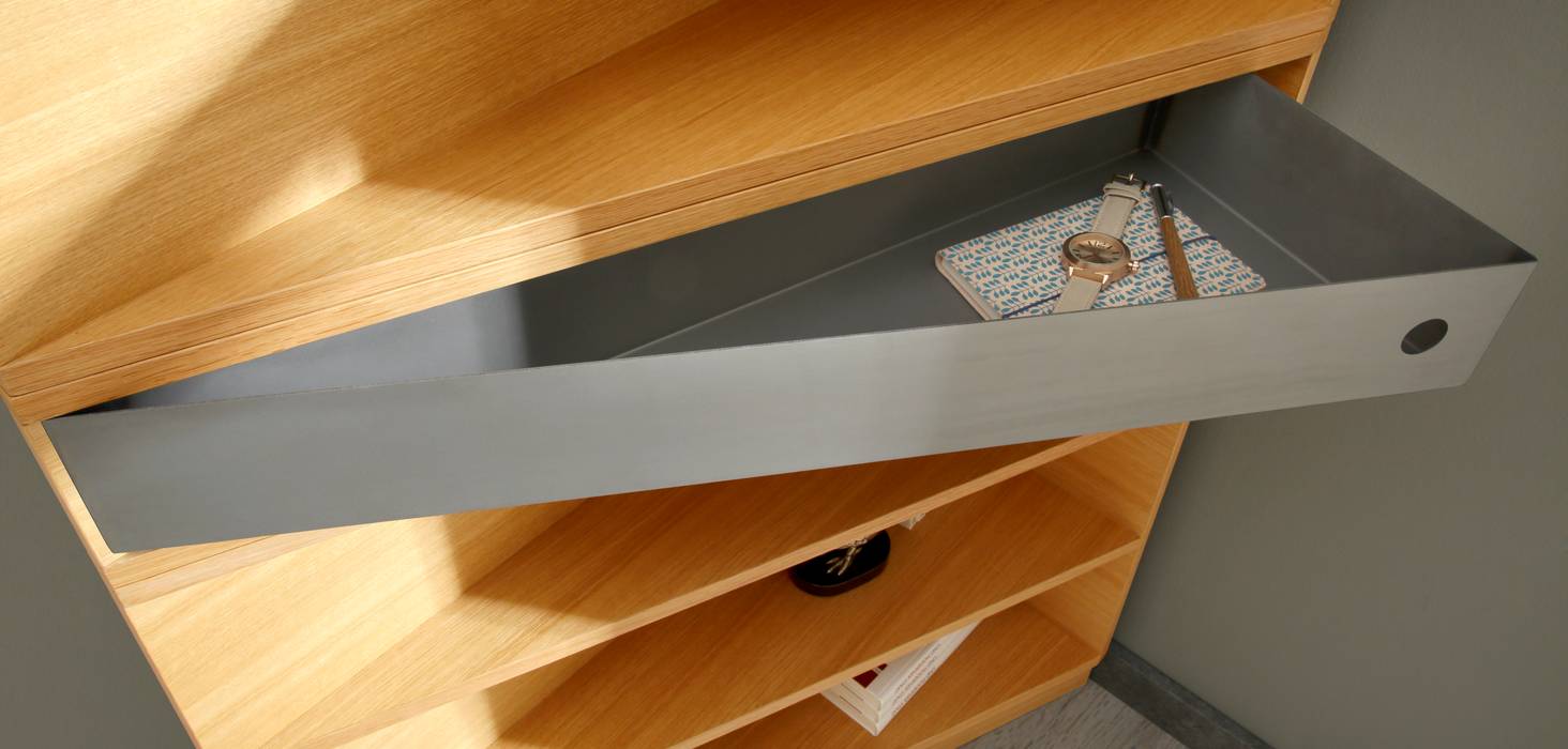 homify Koridor & Tangga Modern Metal Storage