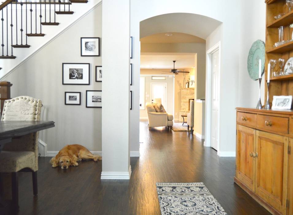 Sophisticated Country Home, Brett Nicole Interiors Brett Nicole Interiors Country style corridor, hallway & stairs