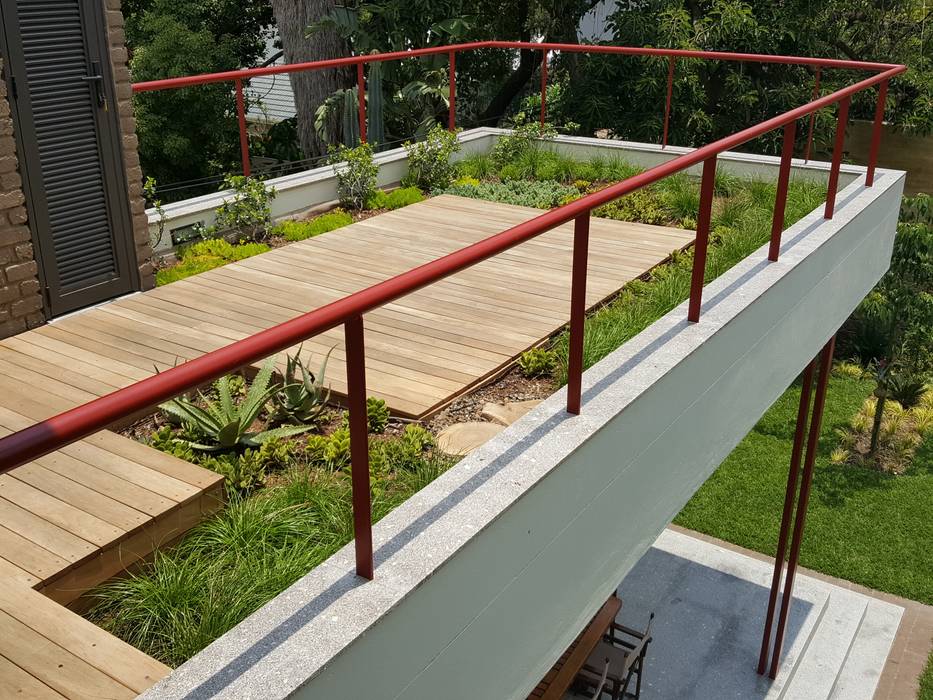 roof garden with timber deck Human Voice Architects Patios timber,wooden,deck,roof,garden,steel,handrail,floating,veranda,terrace