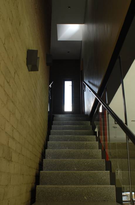 ascent Human Voice Architects 現代風玄關、走廊與階梯
