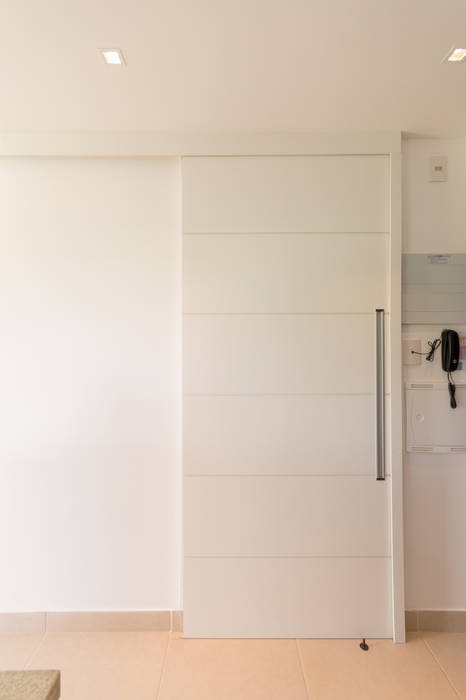 Armario De Servico Fechado Salas De Estar Classicas Por Milena Teixeira Arquitetura Urbanismo E Sustentabilidade Classico Homify