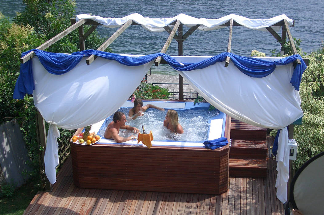 Alcune delle nostre installazioni inserendo una Jacuzzi Professionale . Aquazzura Piscine Spa moderna Jacuzzi,Jacuzzi Virginia,Hotel,Maximiliam,Lago di Garda,Malcesine