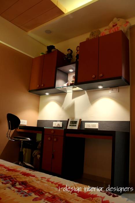 3bhk, I - design interior designer's I - design interior designer's Modern style bedroom Plywood