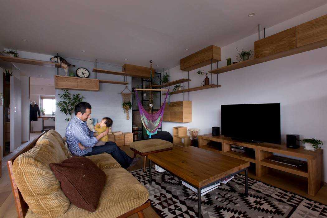 nionohama-apartment-house-renovation, ALTS DESIGN OFFICE ALTS DESIGN OFFICE Salon rustique Bois Effet bois