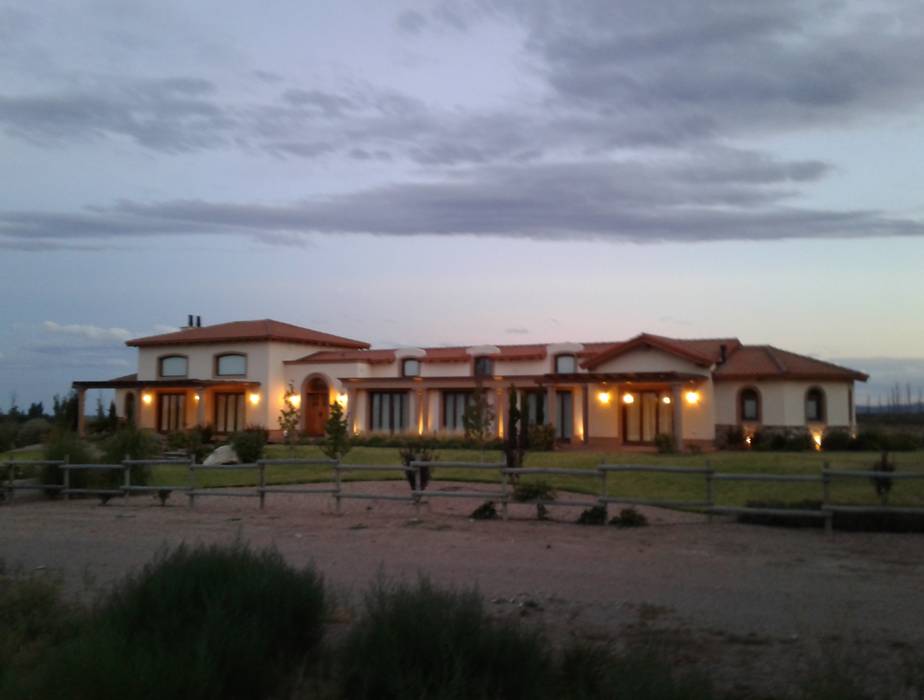 Vivienda en Algodon Wine Estates - Lote E12, Azcona Vega Arquitectos Azcona Vega Arquitectos Casas de estilo rústico