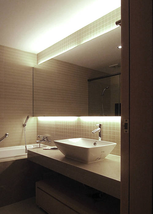 天津 格林園 杜宅, 直譯空間設計有限公司 直譯空間設計有限公司 現代浴室設計點子、靈感&圖片