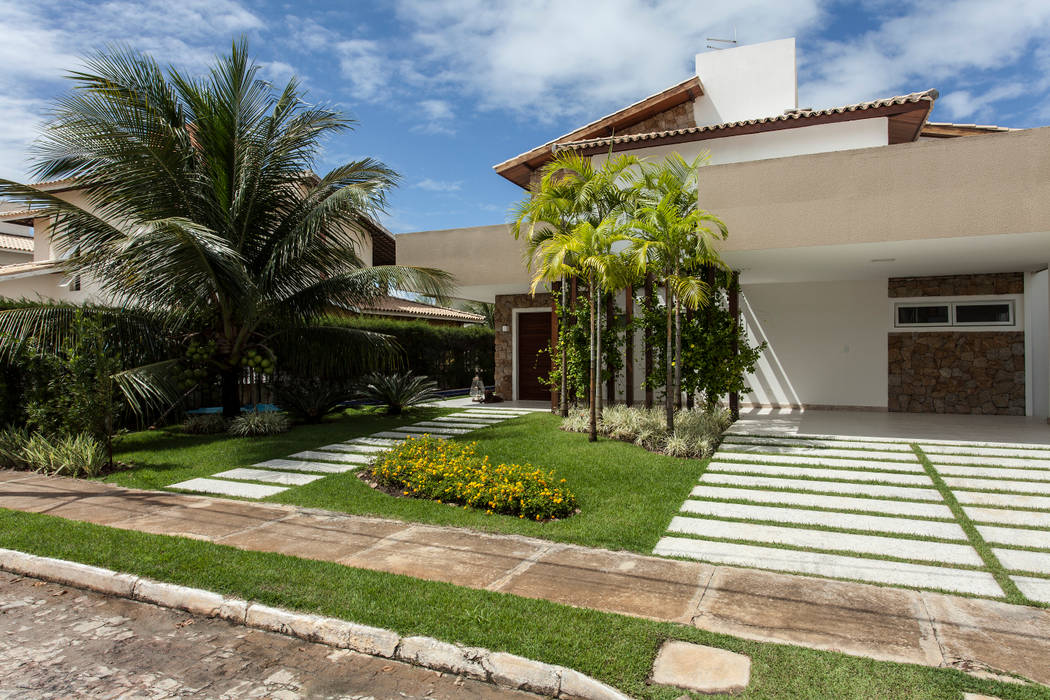 CASA PC 40, RODRIGO FONSECA | ARQUITETURA E INTERIORES RODRIGO FONSECA | ARQUITETURA E INTERIORES Tropical style houses