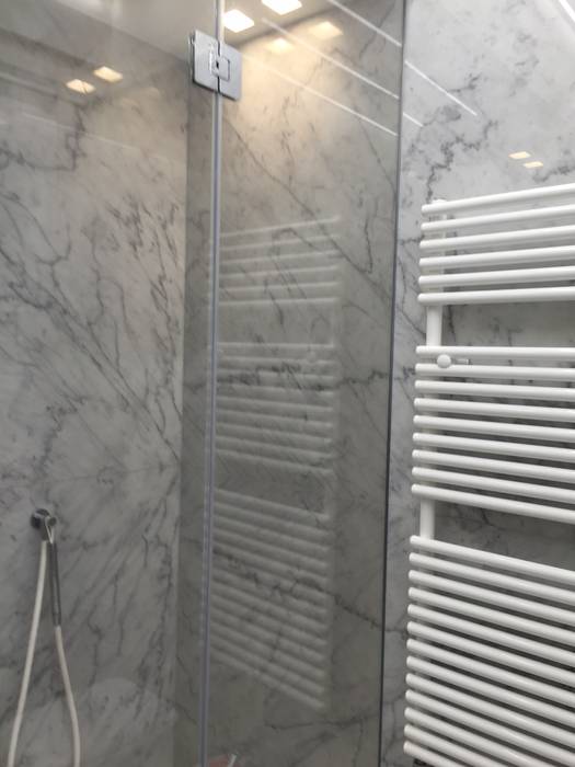 Comoda para ducha en marmol Amarillo Real, Giemme Marmi S.R.L. Giemme Marmi S.R.L. Baños clásicos Mármol Bañeras y duchas