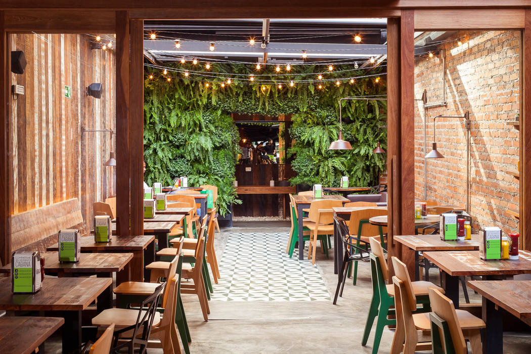 Cabana Burger , Lodo Barana Arquitetura e Interiores Lodo Barana Arquitetura e Interiores Rustic style balcony, veranda & terrace Wood Wood effect