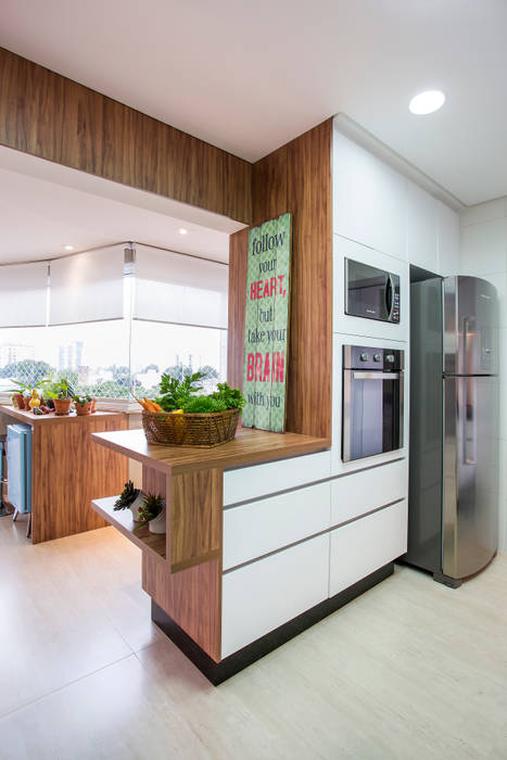 Apartamento Santo André, Amanda Pinheiro Design de interiores Amanda Pinheiro Design de interiores Modern Kitchen Wood Wood effect