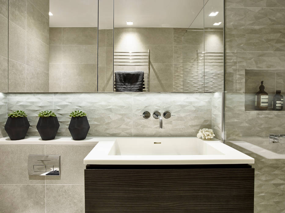 Small Bathroom Tailored Living Interiors Modern bathroom vanityunit,bathroomtiles,bathroom,coriantop,coriansink,corian,mirroredcabinet