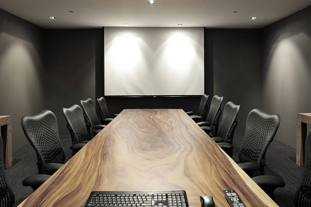 Meeting Room HB Design Pte Ltd Modern media room Accessories & decoration