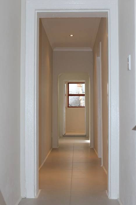 CLARENCE STREET, Covet Design Covet Design Classic style corridor, hallway and stairs