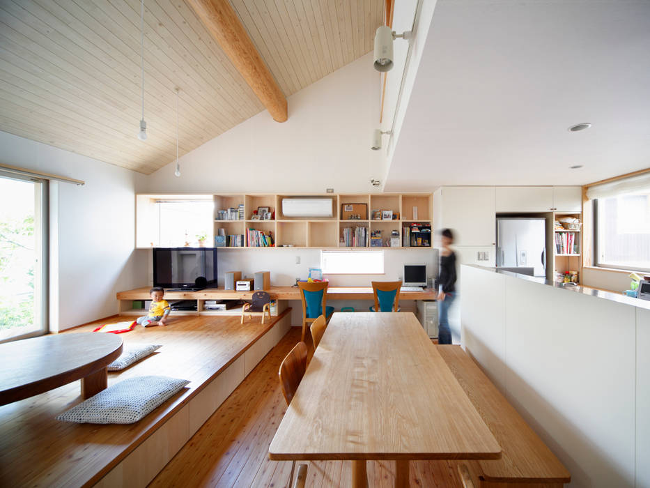 山手台の家, 樋口章建築アトリエ 樋口章建築アトリエ Asian style living room Wood Wood effect