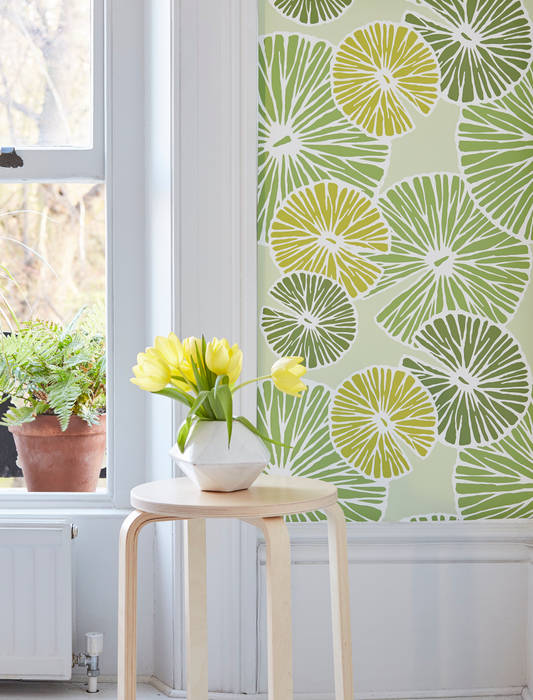 Pond Life Cheerful Spring Green Lilypad Wallpaper Interiors by Element Paredes y pisos de estilo ecléctico Papel tapiz