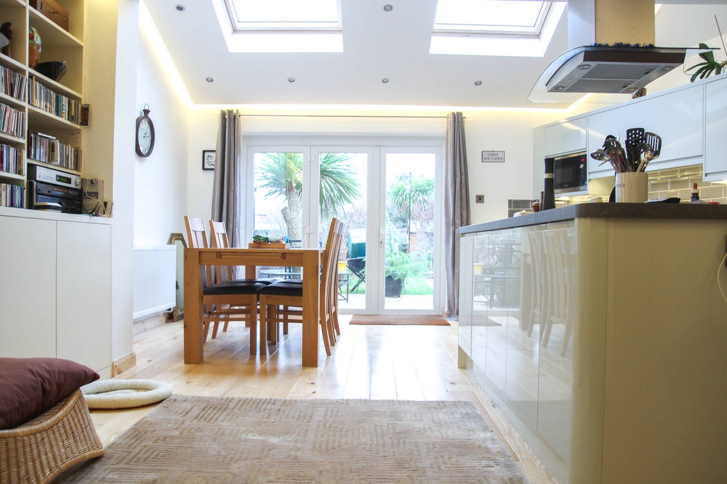 Beckenham Extension Bolans Architects Modern dining room dining,LED Lighting,kitchen island,skylights