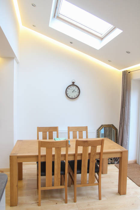 Beckenham Extension Bolans Architects Velux et fenêtres de toit dining table,LED Lighting,skylights