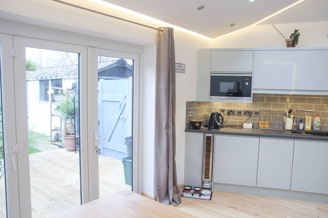 Beckenham Extension Bolans Architects ห้องครัว LED Lighting,bi-folding doors,kitchen cabinet