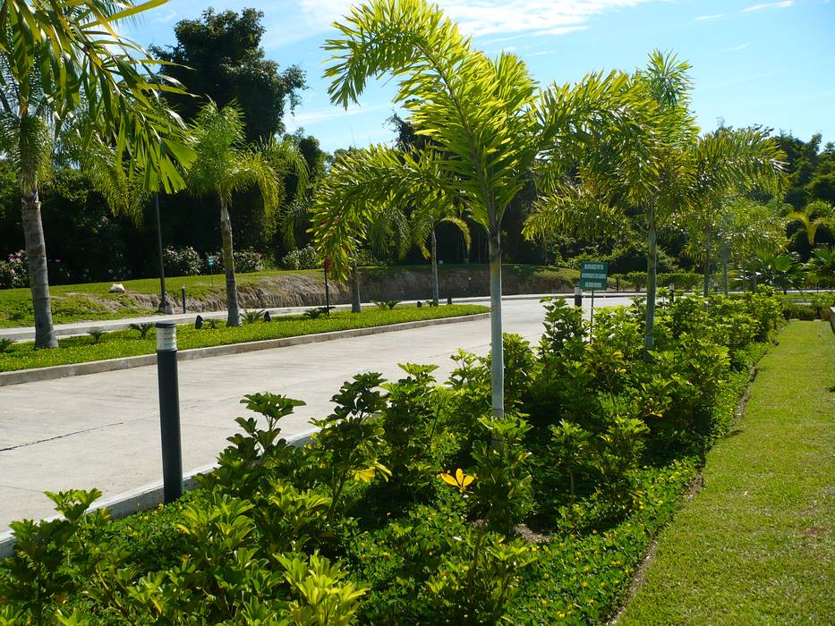 SHERATON BIJAO BEACH HOTEL - PLAYA BLANCA, PANAMA, TARTE LANDSCAPES TARTE LANDSCAPES Tropical style garden