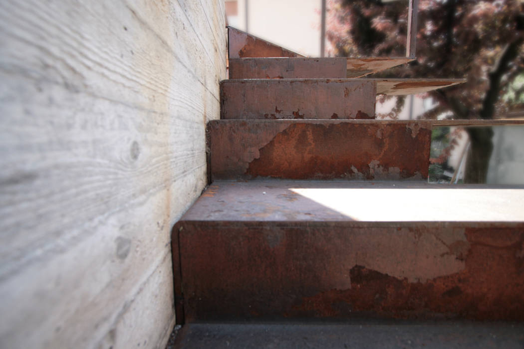 Studio Dalla Vecchia Architetti Stairs Iron/Steel Brown