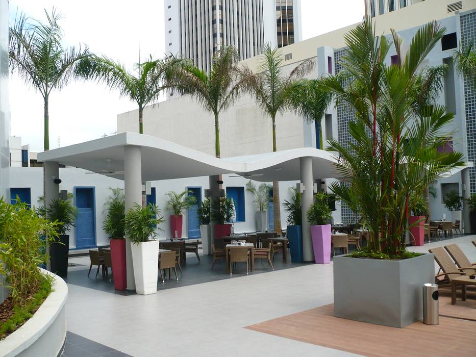 RIU PLAZA PANAMA HOTEL - PANAMA CITY, TARTE LANDSCAPES TARTE LANDSCAPES Modern Garden
