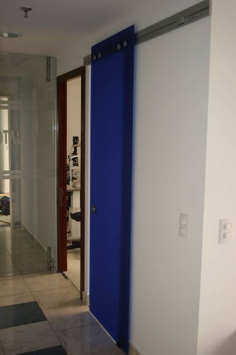 PROYECTO BOGOTÁ LASER, bdlconceptstudio bdlconceptstudio Modern Corridor, Hallway and Staircase