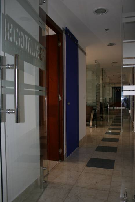 PROYECTO BOGOTÁ LASER, bdlconceptstudio bdlconceptstudio Modern Koridor, Hol & Merdivenler