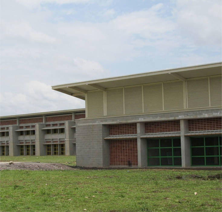 Colegio La Reliquia, MRV ARQUITECTOS MRV ARQUITECTOS Casas modernas