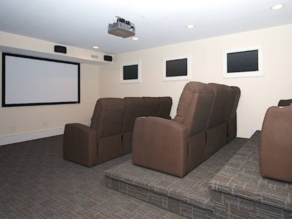 Private home theatre Outer Banks Renovation & Construction 視聽室